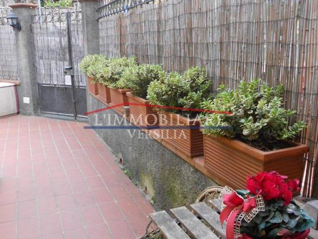 Villa Indipendente in vendita a Pontecimato, Carrara