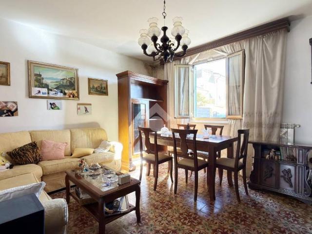 Villa Indipendente in vendita a Marina di Carrara, Carrara