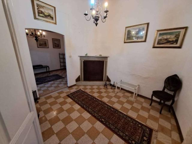Villa Indipendente in vendita a Carrara, Toscana