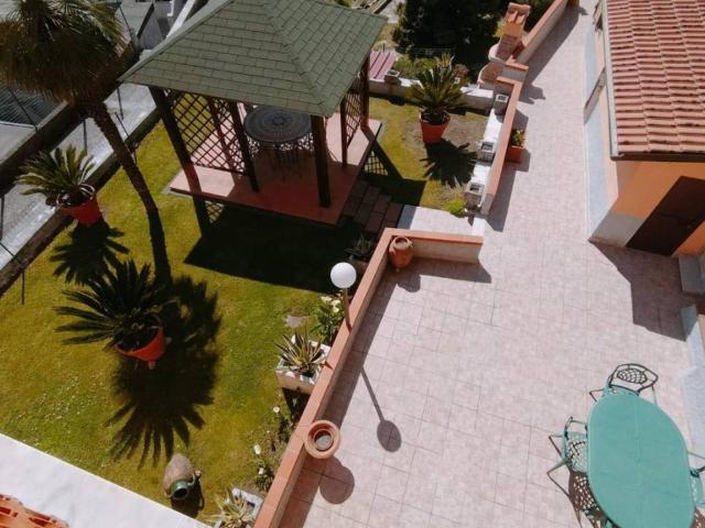 Villa Indipendente in vendita a Carrara, Toscana