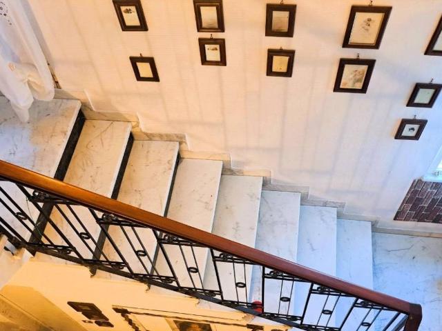 Villa Indipendente in vendita a Carrara, Toscana