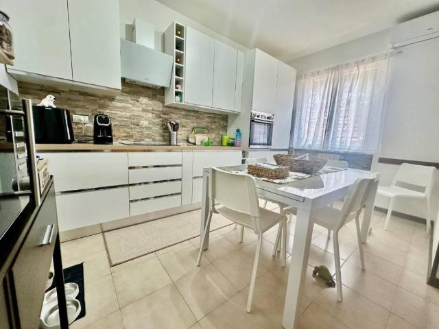 Villa Schiera in vendita a La Prada, Carrara