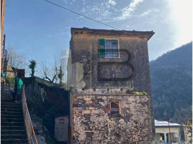 Villa Indipendente in vendita a Carrara, Toscana