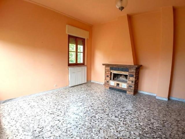 Villa Indipendente in vendita a Carrara, Toscana