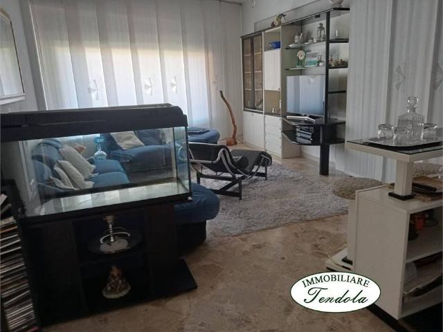 Villa Indipendente in vendita a Fabbrica, Carrara