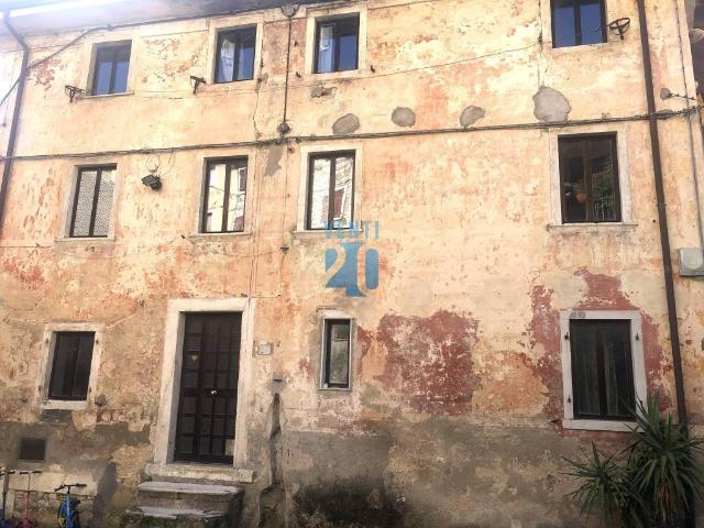 Villa Indipendente in vendita a Carrara, Toscana