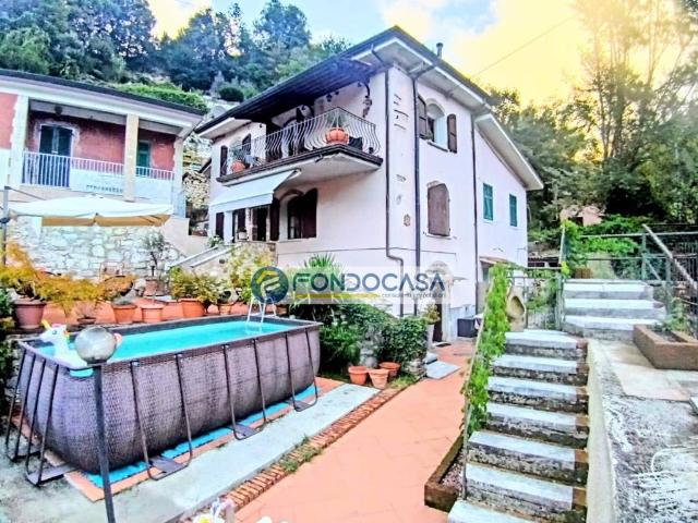 Villa Indipendente in vendita a Fabbrica, Carrara