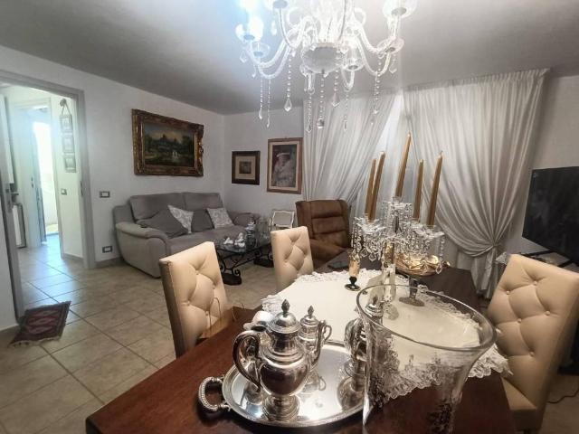 Villa Indipendente in vendita a Carrara, Toscana