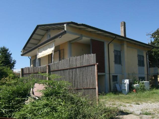 Villa Indipendente in vendita a Carrara, Toscana