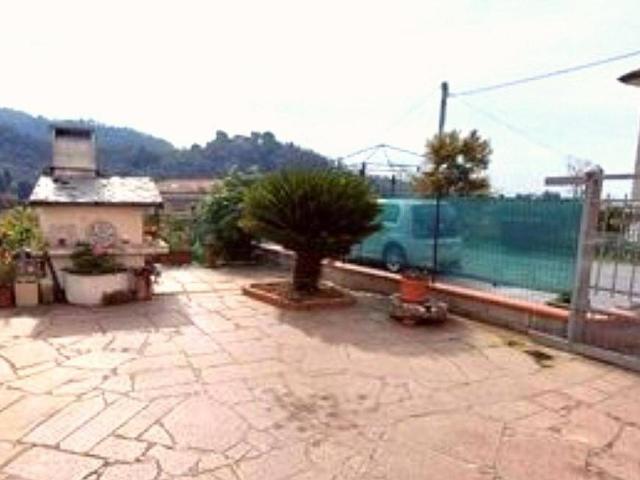 Villa Indipendente in vendita a Fabbrica, Carrara