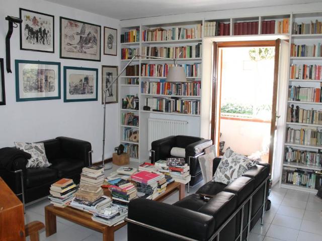 Villa Indipendente in vendita a La Prada, Carrara