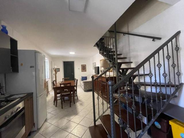 Villa Indipendente in vendita a Marina di Carrara, Carrara