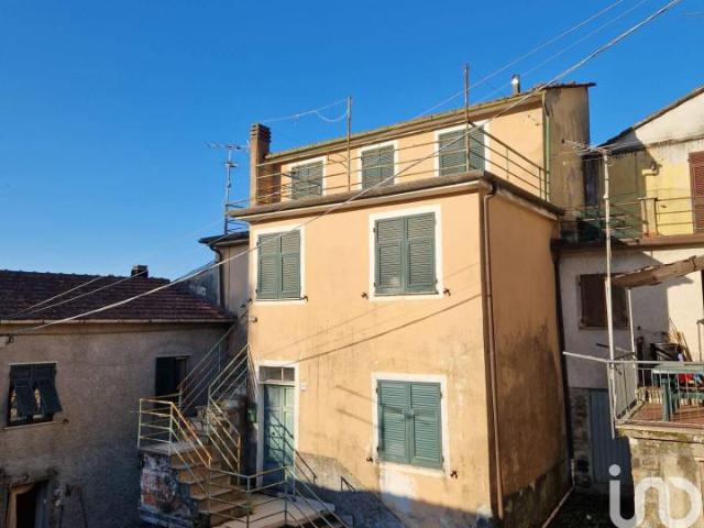 Villa Indipendente in vendita a Carro, Liguria