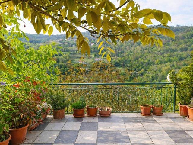 Villa Indipendente in vendita a Carro, Liguria