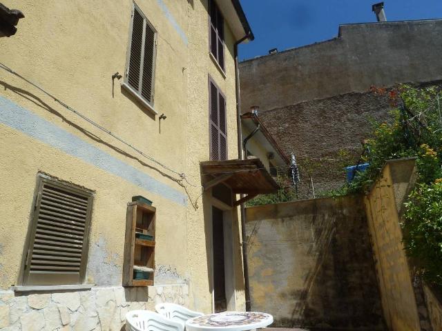 Villa Indipendente in vendita a Carsoli, Abruzzo