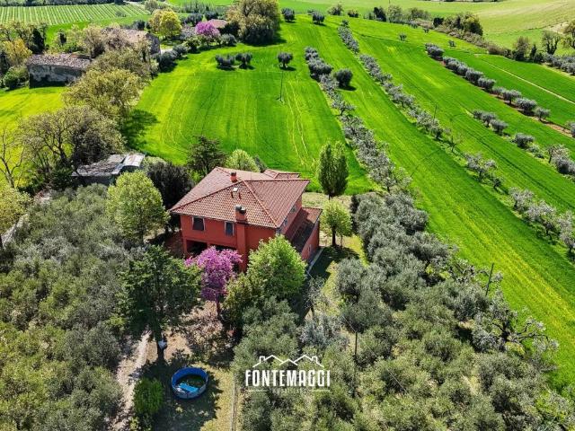 Villa Indipendente in vendita a Marche, Pesaro E Urbino