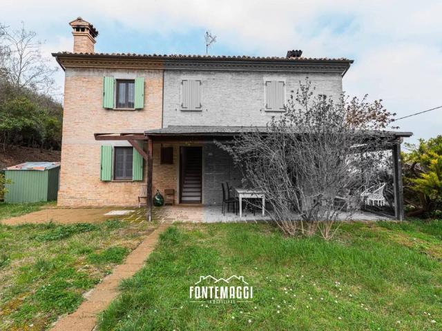 Villa Indipendente in vendita a Ripalta, Marche