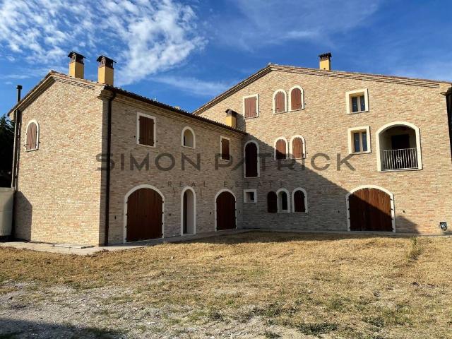 Villa Indipendente in vendita a Molinaccio, Marche