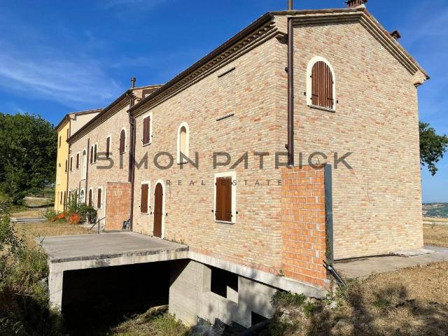 Villa Indipendente in vendita a Molinaccio, Marche