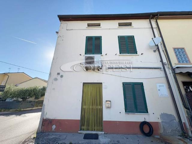 Villa Indipendente in vendita a Fiume, Marche