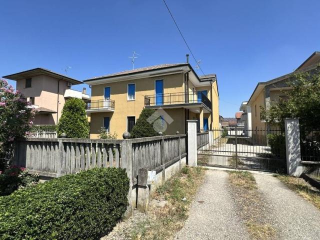 Villa Indipendente in vendita a Valera di Sopra, Carugate