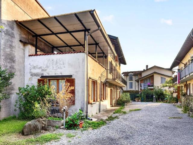 Villa Indipendente in vendita a Carugo, Lombardia