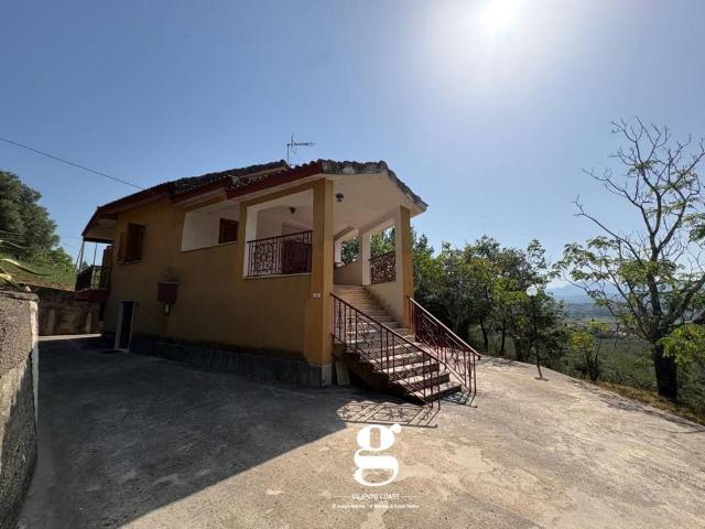 Villa Indipendente in vendita a Bivio di Acquavella, Casal Velino Marina