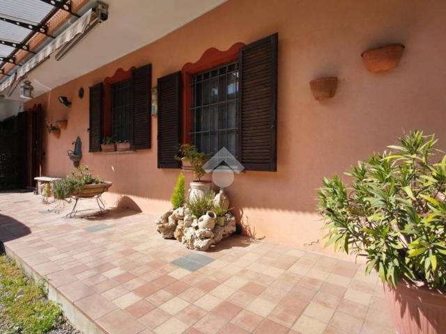 Villa Indipendente in vendita a Casalborgone, Torino