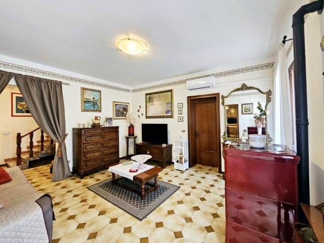 Villa Indipendente in vendita a Casale Di Scodosia, Veneto
