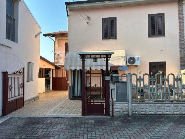 Villa Indipendente in vendita a Casale Popolo, Piemonte