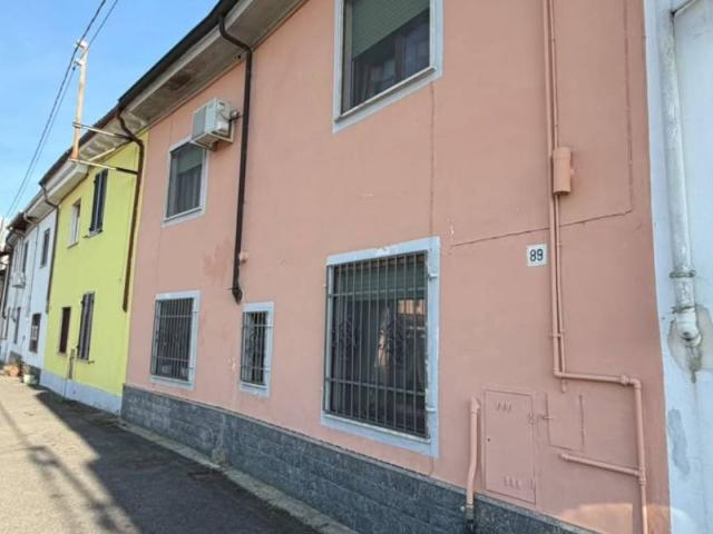 Villa Indipendente in vendita a Casale Popolo, Casale Monferrato
