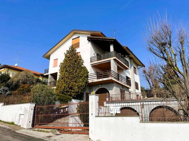 Villa Indipendente in vendita a Ronzone, Piemonte