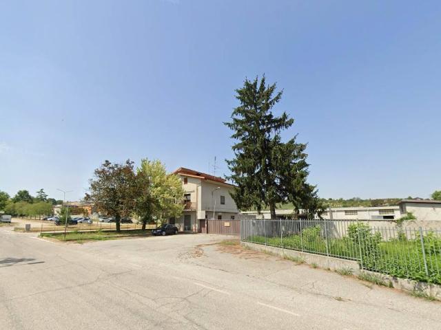 Locale Commerciale in vendita a Piemonte, Alessandria