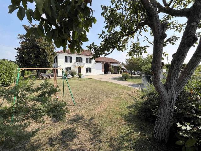 Villa Indipendente in vendita a Porta Milano, Piemonte