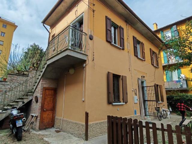 Villa Indipendente in vendita a Unione dei comuni Valli del Reno, Lavino e Samoggia, Casalecchio Di Reno