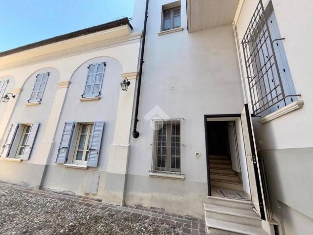 Villa Indipendente in vendita a Casalmaggiore, Lombardia