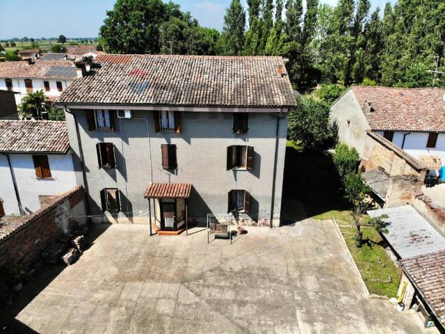 Villa Indipendente in vendita a Casalmaggiore, Lombardia