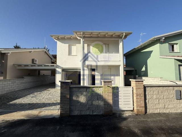 Villa Indipendente in vendita a Staffolo, Casalmaggiore