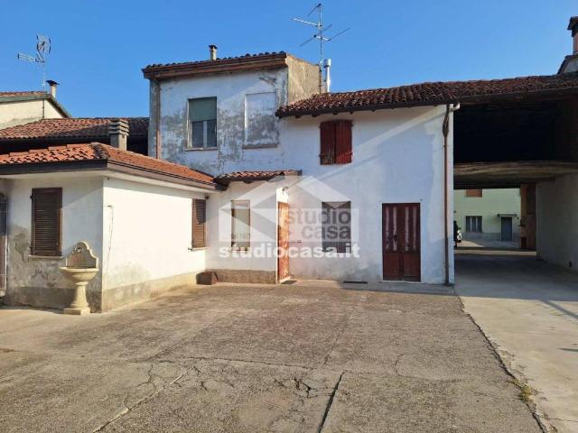 Villa Indipendente in vendita a Casalmorano, Cremona