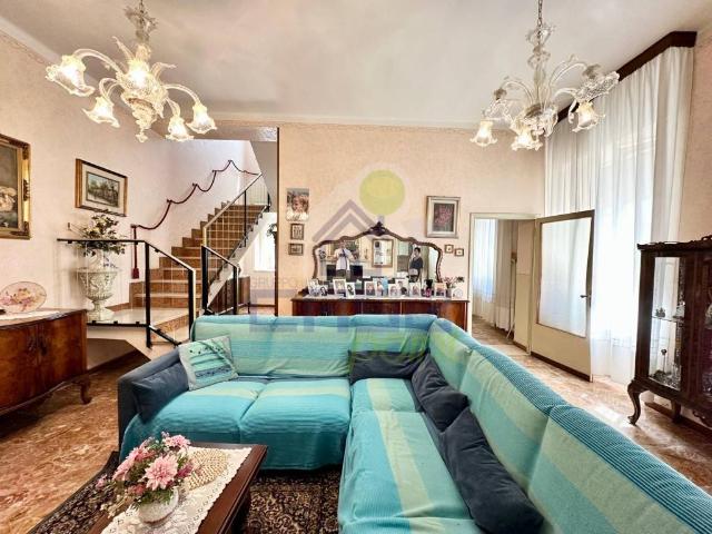 Villa Indipendente in vendita a Casalmorano, Cremona