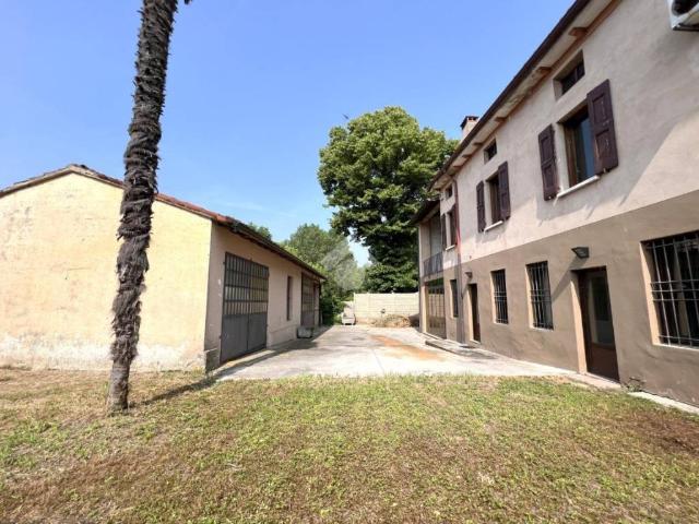 Villa Indipendente in vendita a Casalmoro, Lombardia
