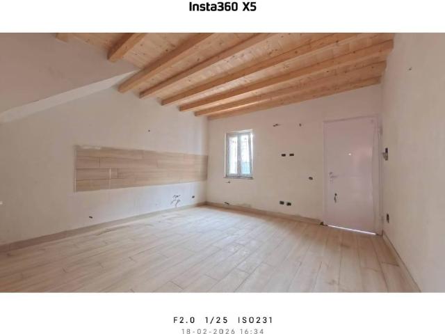 Villa Indipendente in vendita a Casalpusterlengo, Lombardia