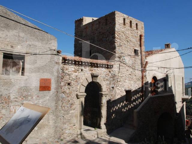 Villa Indipendente in vendita a Casalvecchio Siculo, Sicilia