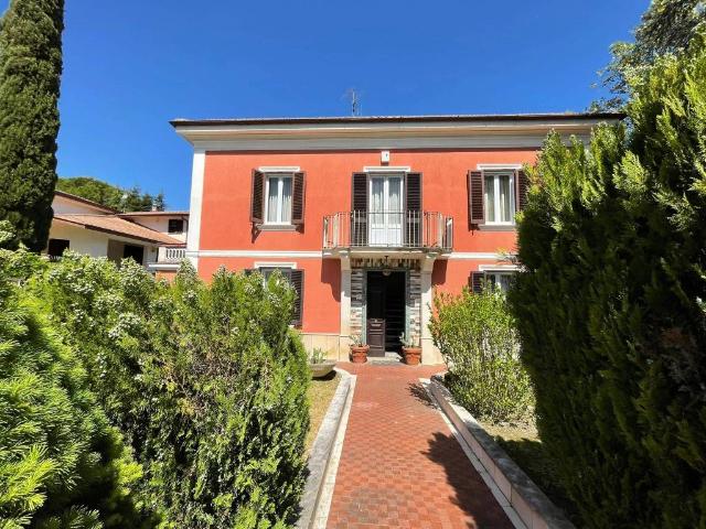 Villa Indipendente in vendita a Casalvieri, Lazio