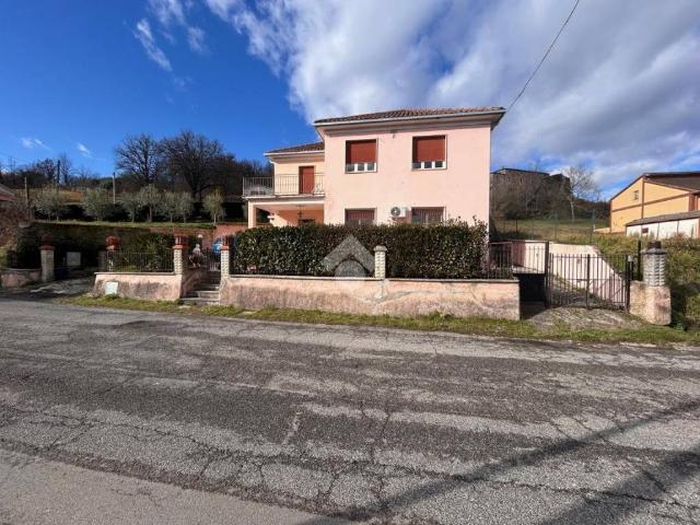 Villa Indipendente in vendita a Casalvieri, Lazio