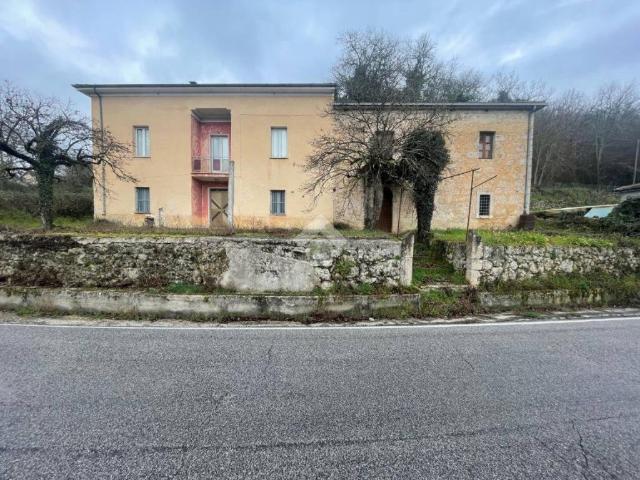 Villa Indipendente in vendita a Casalvieri, Lazio