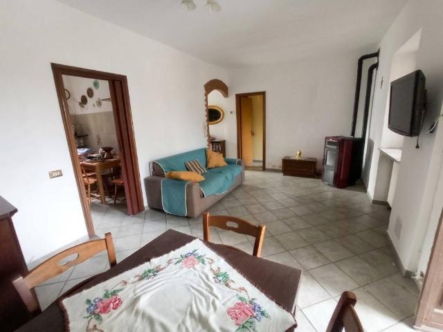 Villa Indipendente in vendita a Casalvolone, Novara