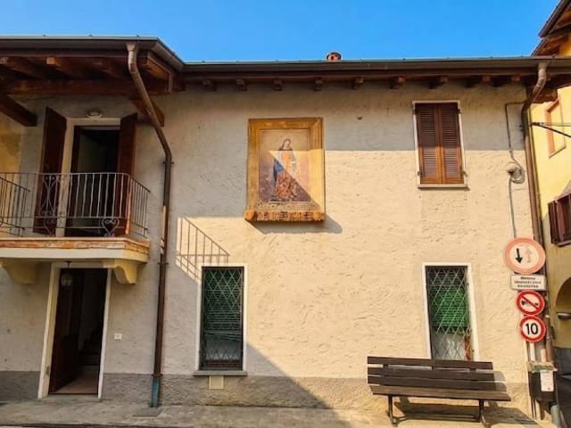 Villa Indipendente in vendita a Comunità Montana Valli del Verbano, Casalzuigno