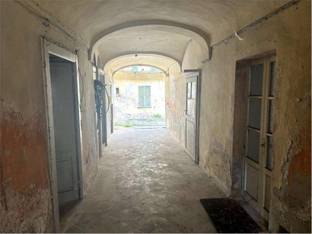 Villa Indipendente in vendita a Zuigno, Casalzuigno