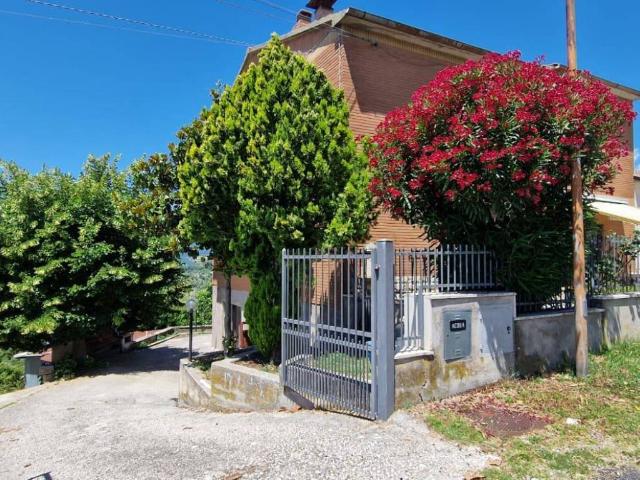 Villa Indipendente in vendita a Collelungo, Casaprota